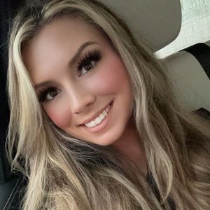 Meet your Posher, Debi